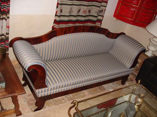 Francisco Hervás Restauración de Muebles sofa restaurado
